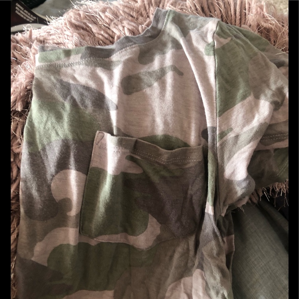 American Eagle army t-shirt